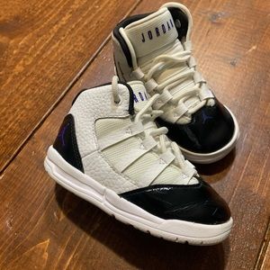 jordan aura size 6